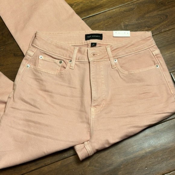 Free Assembly The Original 90's Straight Pink Pants - NWT Size 6 - Picture 4 of 15